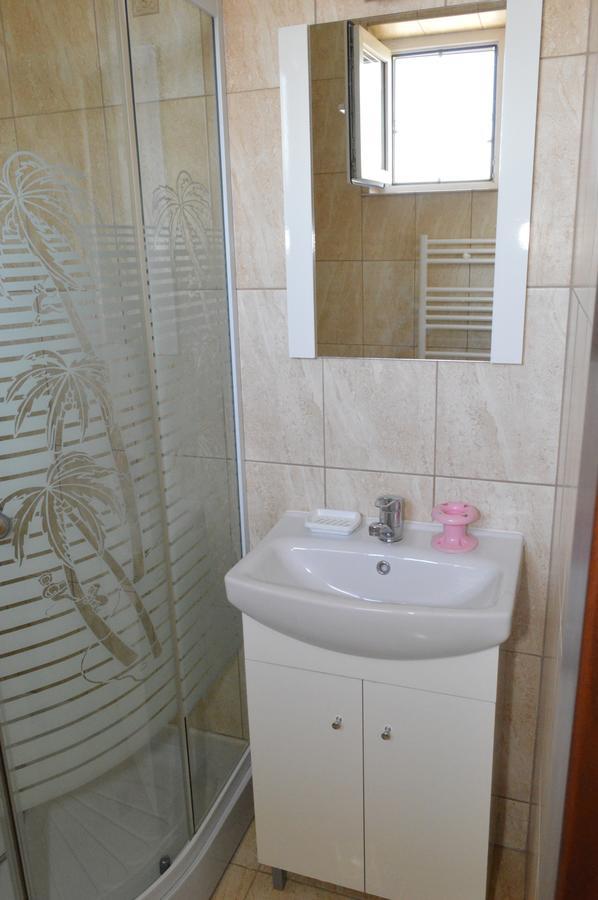 فندق Casa Flora Sînmartin المظهر الخارجي الصورة